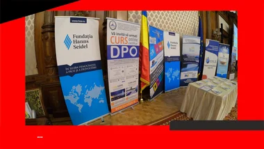 Sistem de afisare de tip Rollup